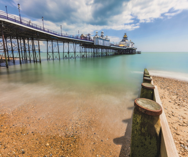 Eastbourne-Pier-in-England-day-BS174065083